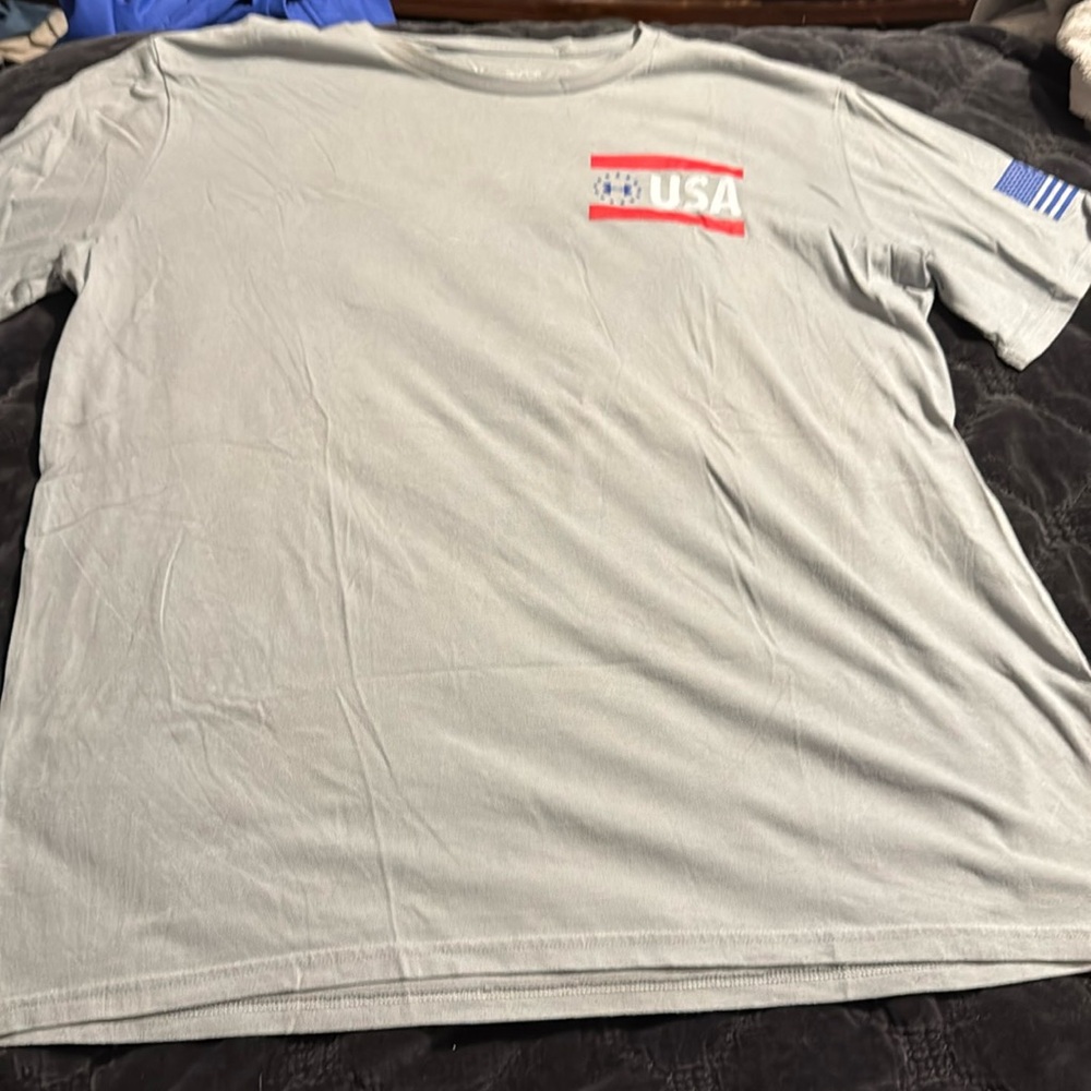 Under Armour, grey freedom T-shirt size XXL.